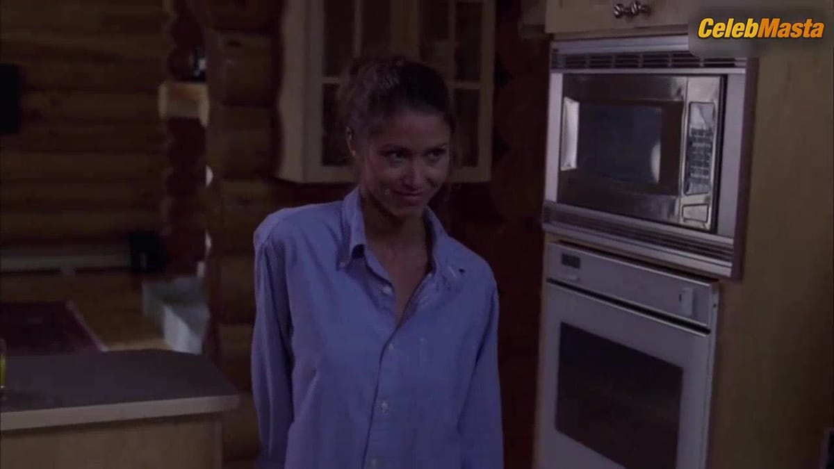 Shannon Elizabeth's Sexy Scene in The Twilight Zone