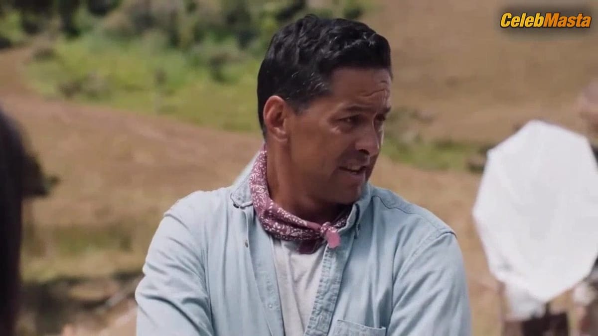 Camille Hyde's Boobs Scene in Power Rangers Dino Charge
