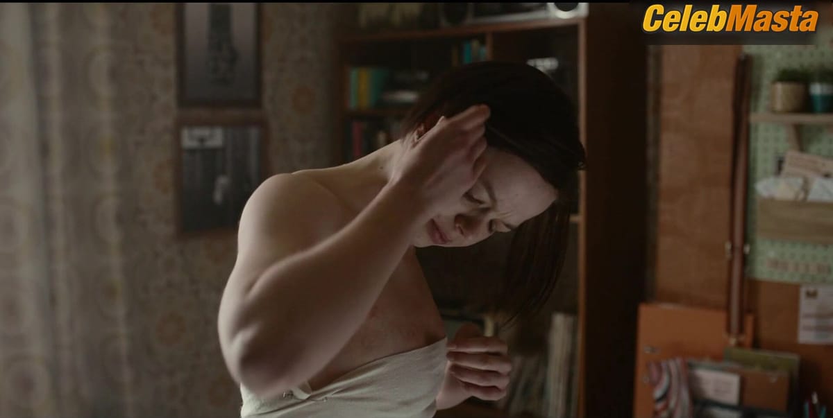 Robyn Holdaway Tits Scene in Sex Education