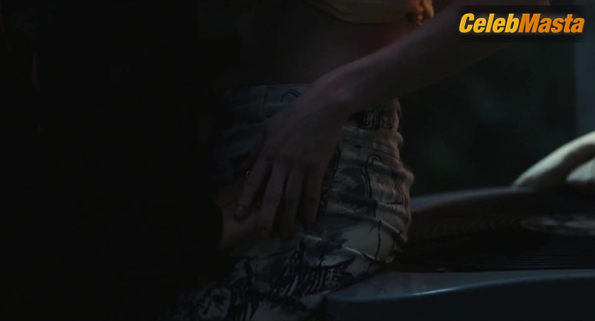 Zendaya and Hunter Schafer's Lesbian Scene, Euphoria