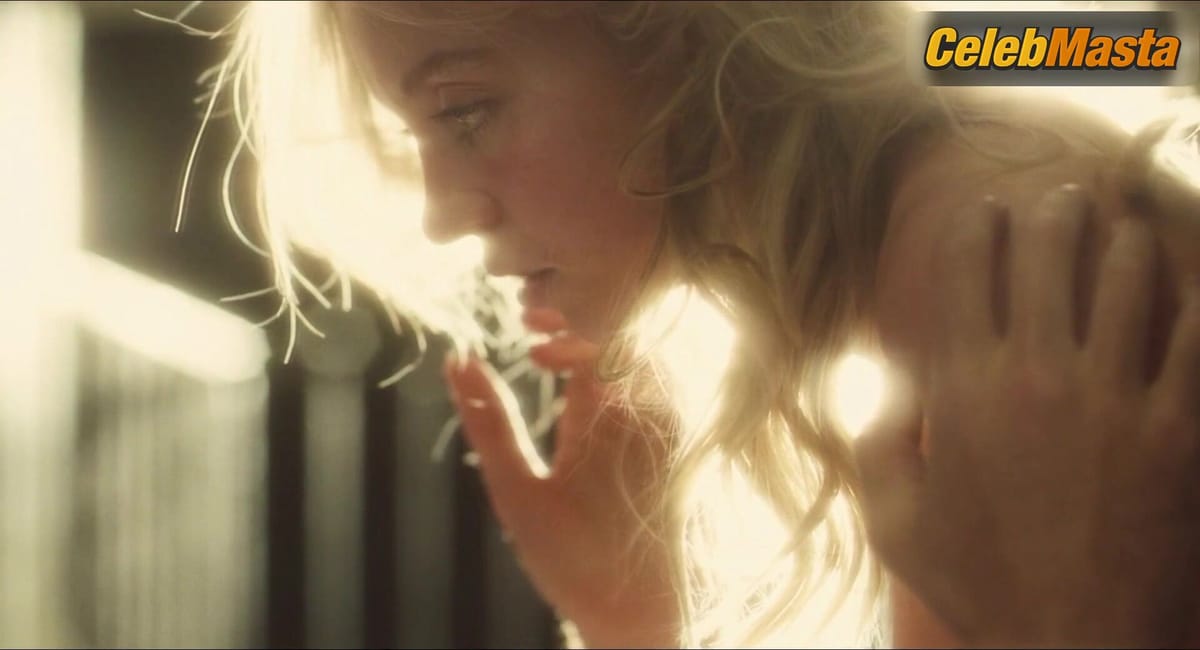 Sydney Sweeney and Hunter Schafer's Booty, Boobs Scene in Season 2 Episode 2 (January 16, 2022): Out of Touch