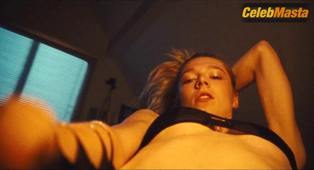Hunter Schafer's Underwear Scene in Season 0 Episode 2 (January 24, 2021): F*ck Anyone Who's Not A Sea Blob