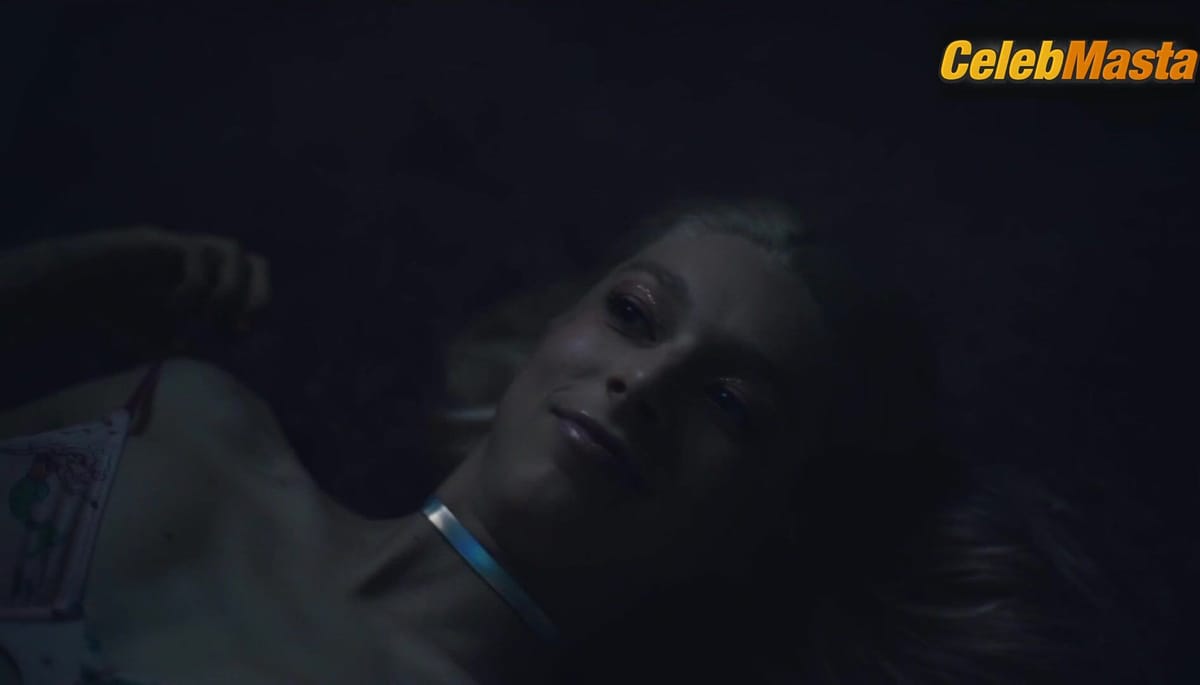 Hunter Schafer's Underwear Scene in Season 1 Episode 3 (June 30, 2019): Made You Look