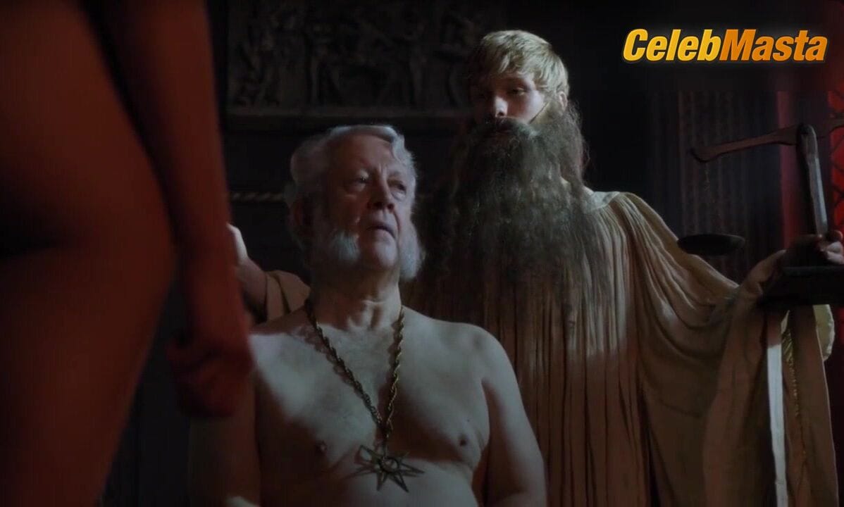 Xena Avramidis, Portia Victoria, Em Scribbler and Samantha Bentley Reveal Boobs, Ass Scene in Game Of Thrones