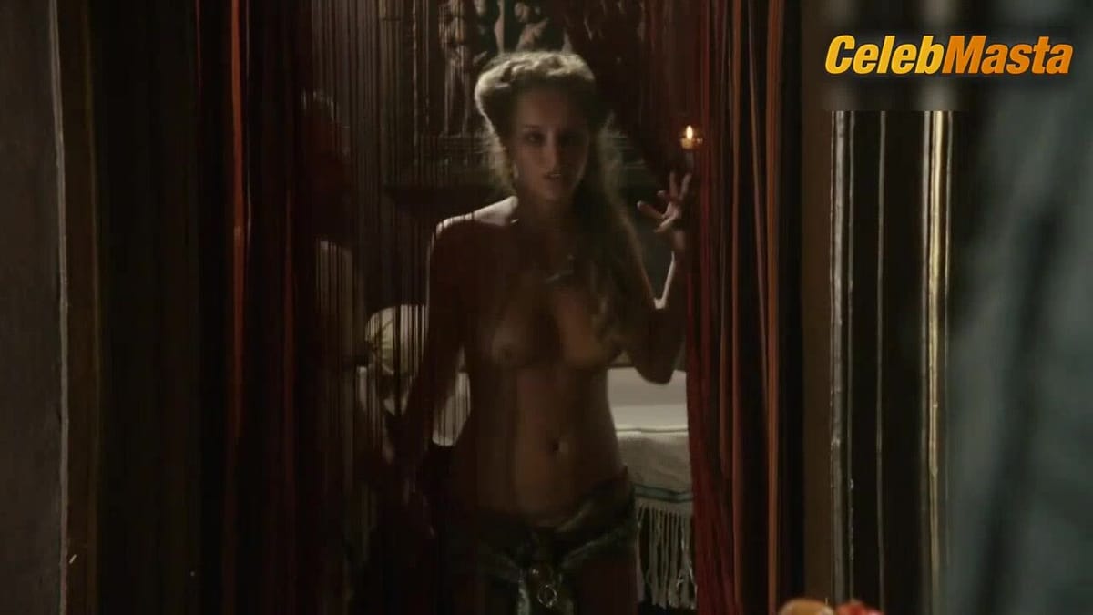 Emily Diamond's Nude Scene in Season 1 Episode 3 (May 1, 2011): Lord Snow