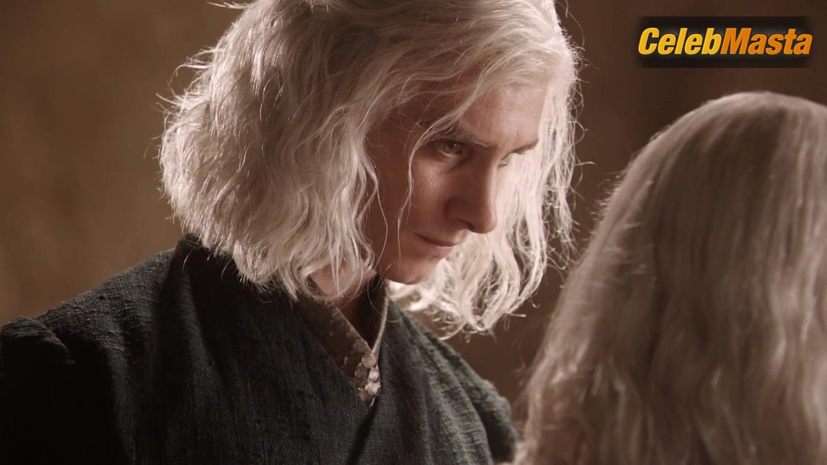 Emilia Clarke Tits, Ass Scene in Season 1 Episode 1 (April 17, 2011): Winter Is Coming