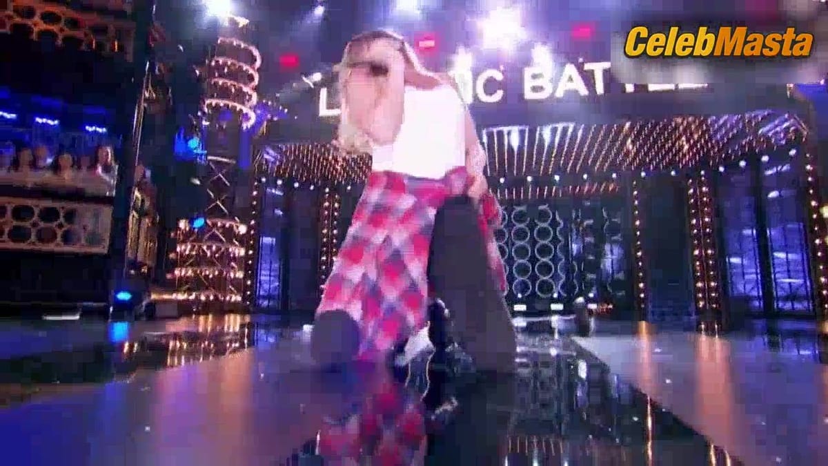 Alicia Silverstone Sexy Scene in Lip Sync Battle