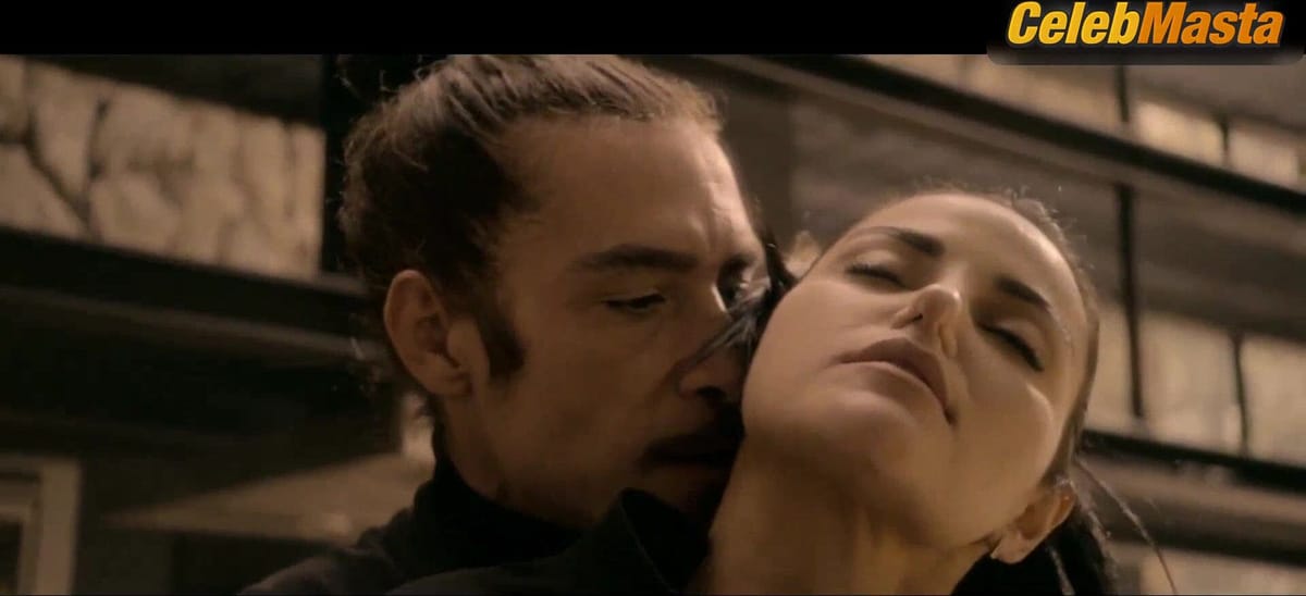 Maite Perroni Ass Scene in La Octava Clausula