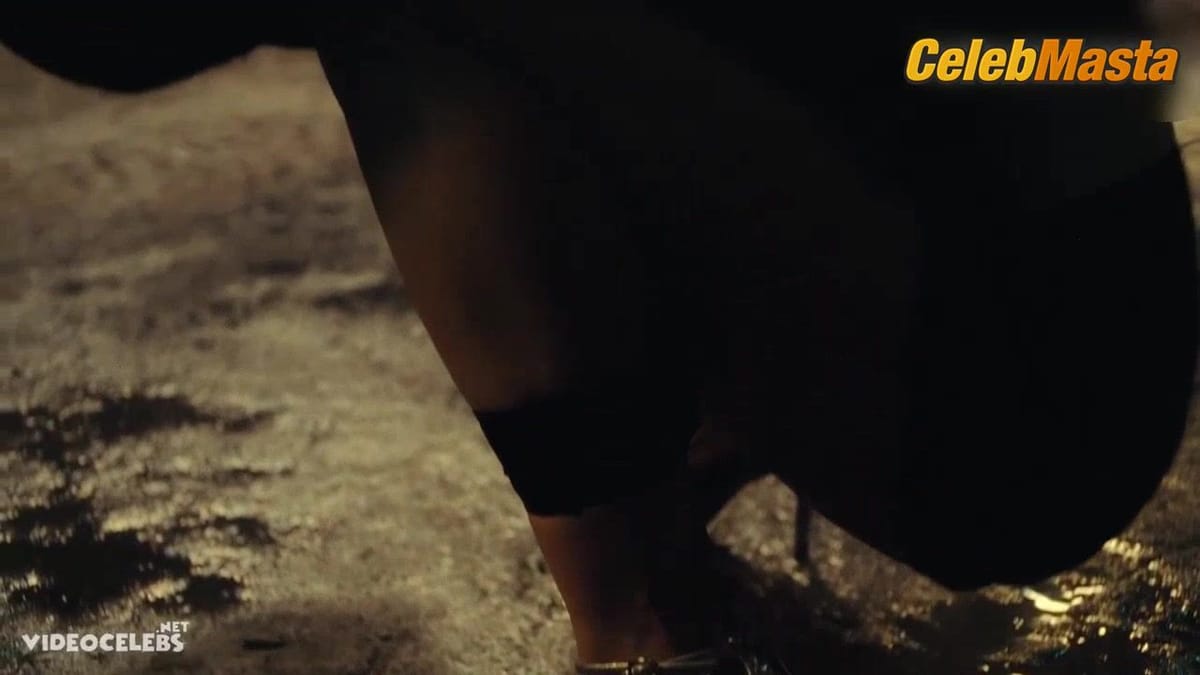 Anna Szymanczyk's Lesbian, Booty Scene in X-rated Queen