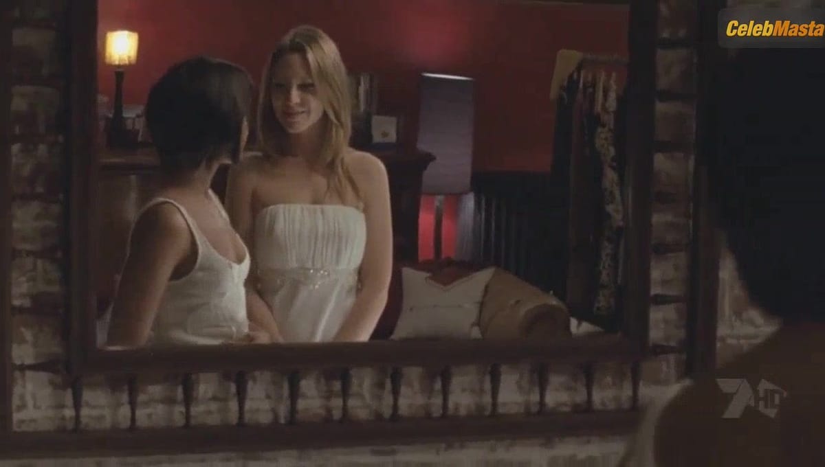 Anna Torv Bares Lesbian Scene in Mistresses