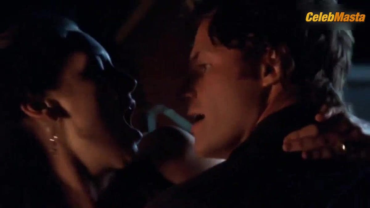 Anna Torv nude/sexy scene in The Secret Life Of Us