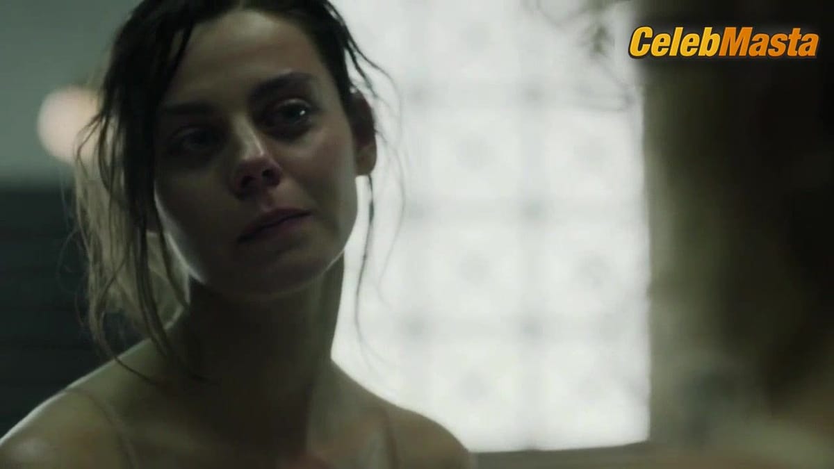 Esther Acebo and Clara Alvarado's Underwear Scene in La Casa De Papel