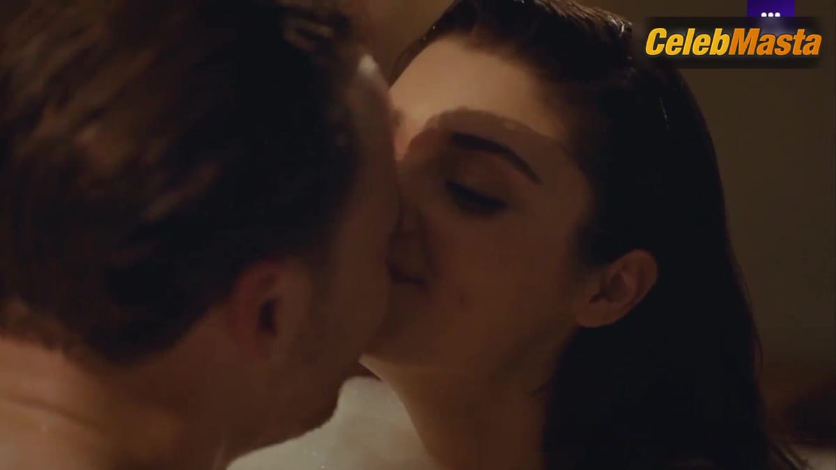 Hande Ercel's Hot Scene in Love Is In The Air