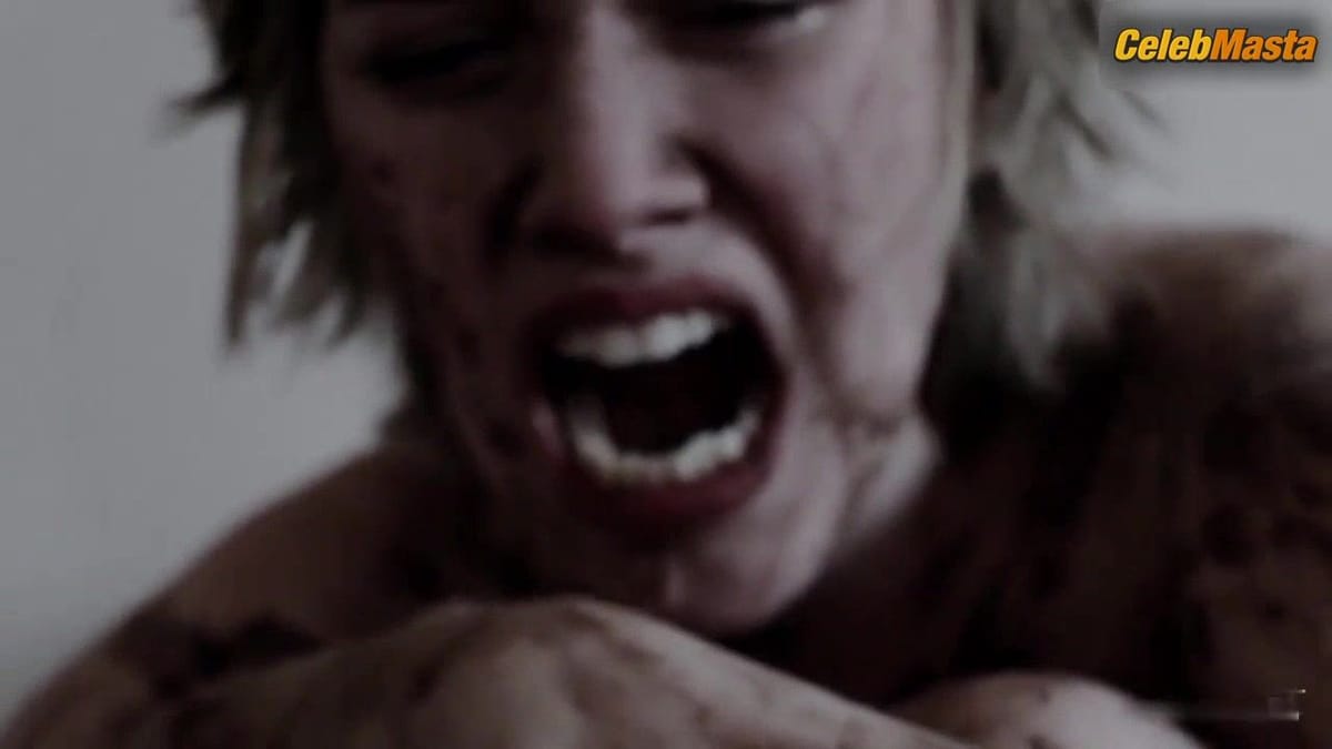 Victoria Pedretti's Sex Scene from Sole