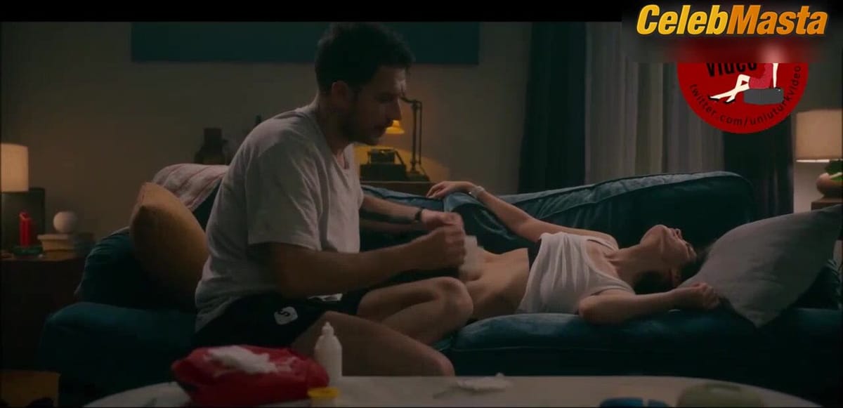 Pinar Deniz Steamy Scene in The Actress