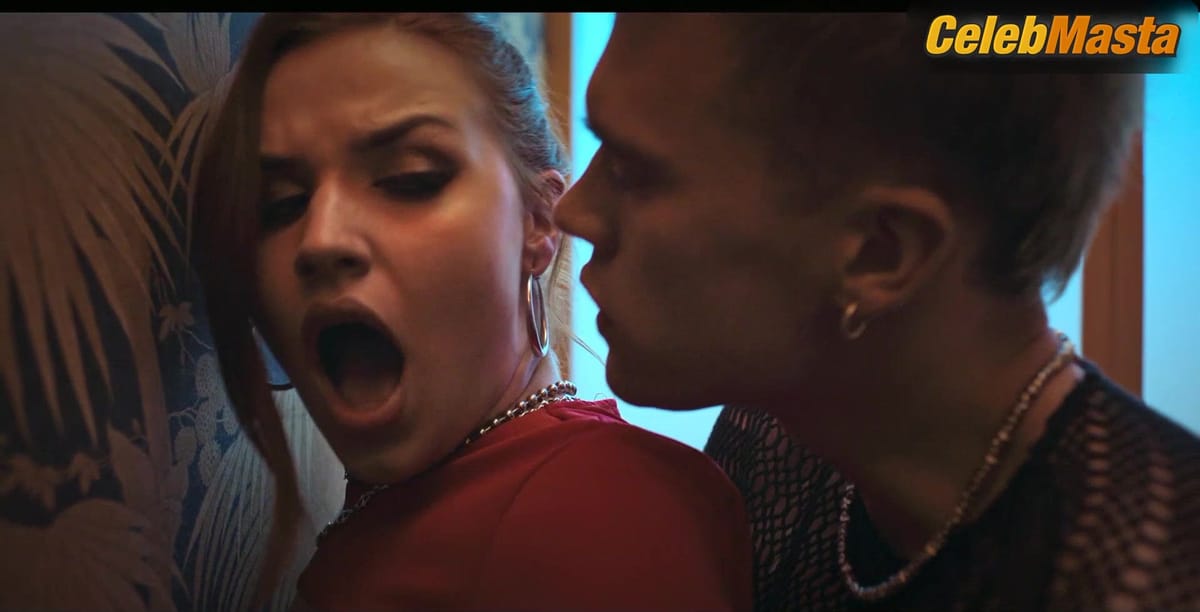 Mirela Balic Bares Hot Scene in Elite