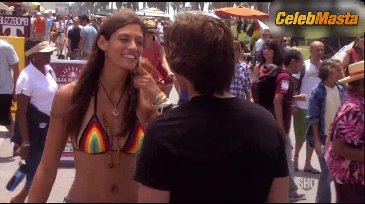 Michelle Lombardo Flaunts Swimsuit Scene in Californication