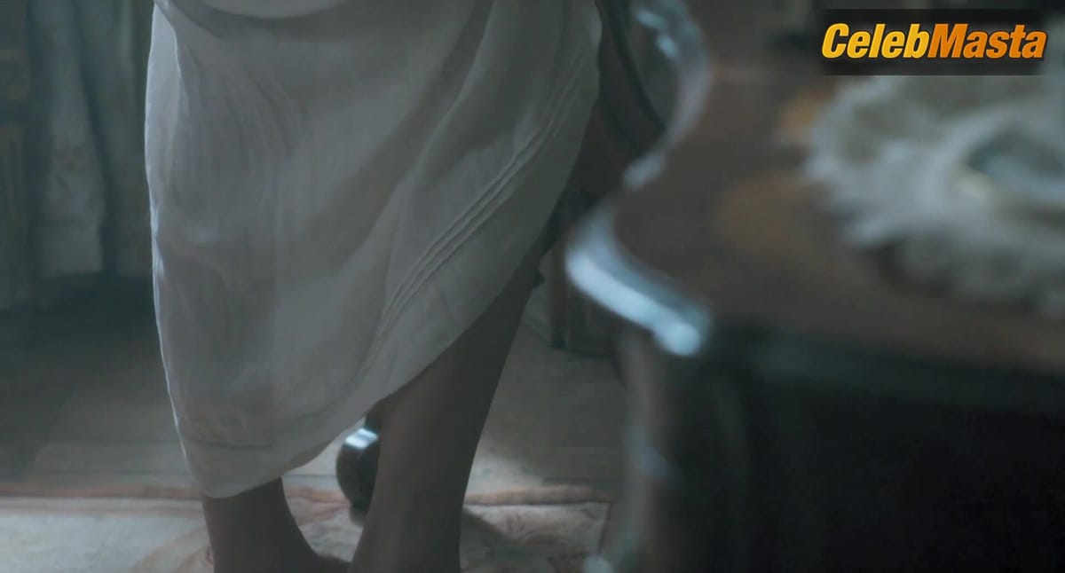 Anamaria Vartolomei and Noee Abita's Racy Scene in The Seduction
