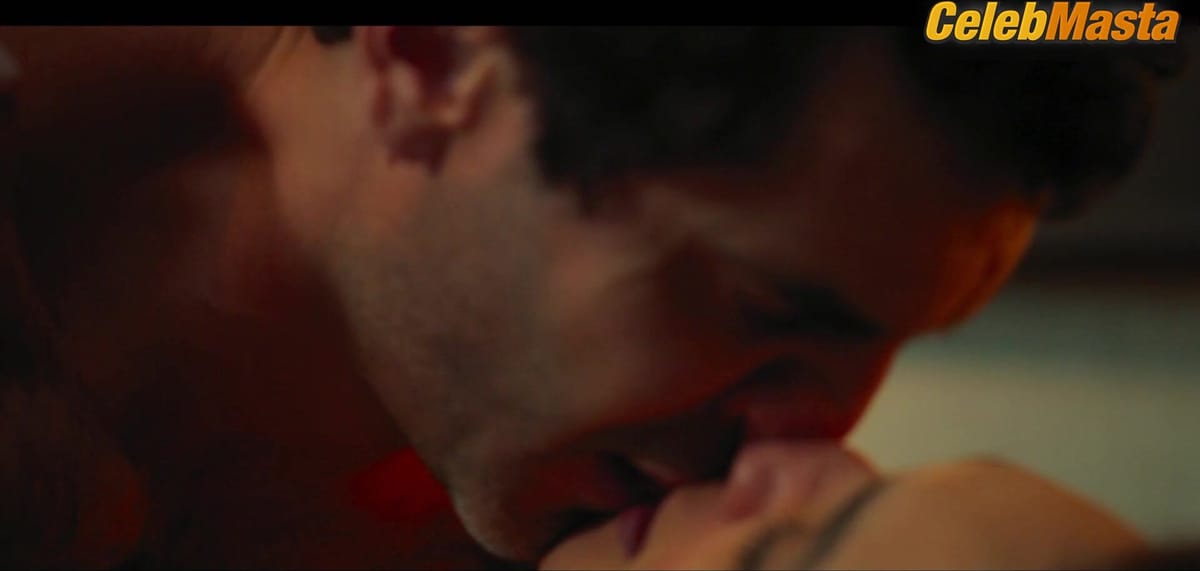Debora Nascimento Shows Tits Scene in Lady Voyeur
