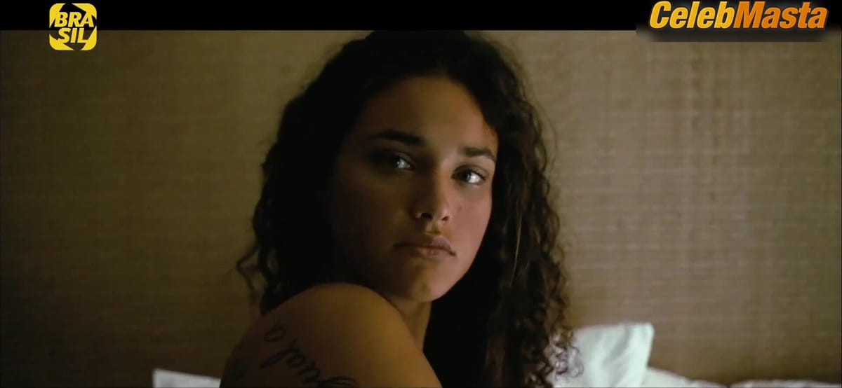Debora Nascimento's Ass, Boobs Scene from Budapeste
