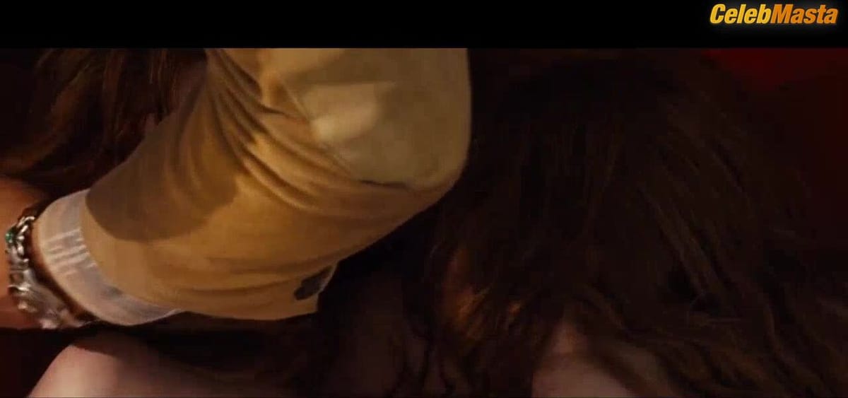 India Salvor Menuez's Booty Scene in Nocturnal Animals