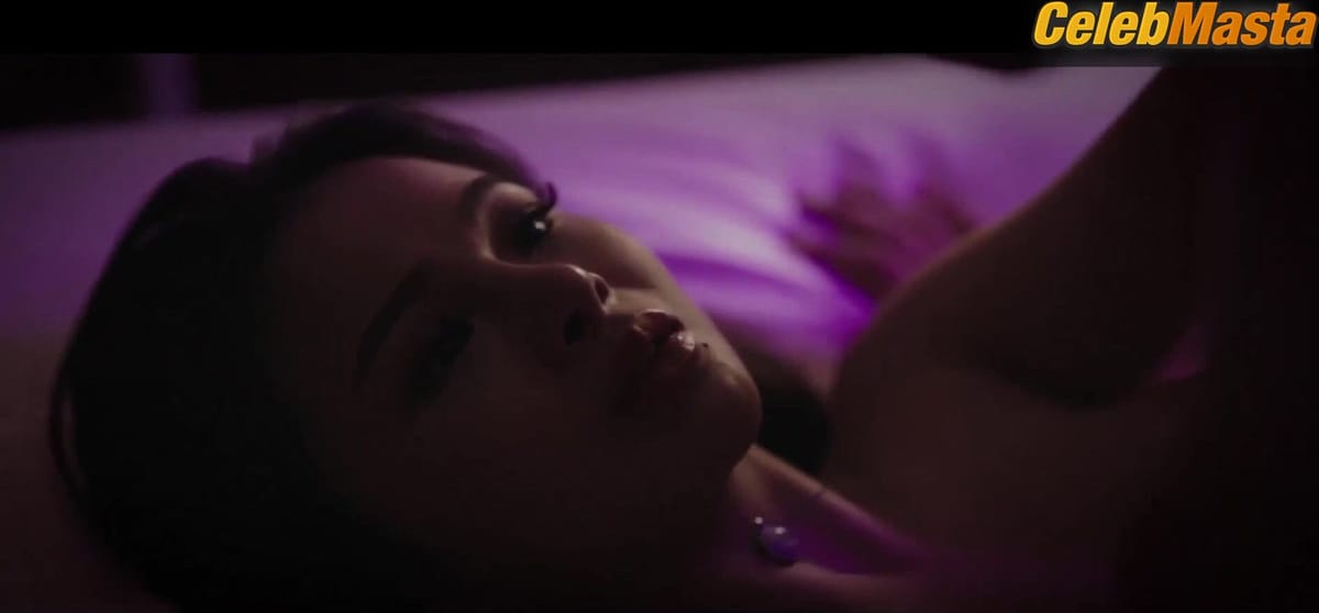Sheila Snow's Butt, Boobs Scene in Salawahan