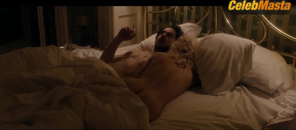 Ida Engvoll's Booty and Underwear Scene from Vitt Skrap