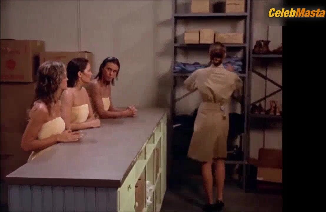 Farrah Fawcett's Hot Scene in Charlie's Angels