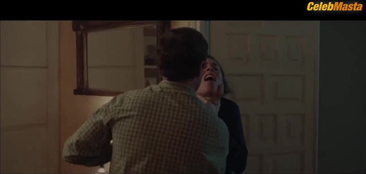 Megan Montaner, Clara Garrido and Begona Maestre's Steamy Scene in Entre Tierras