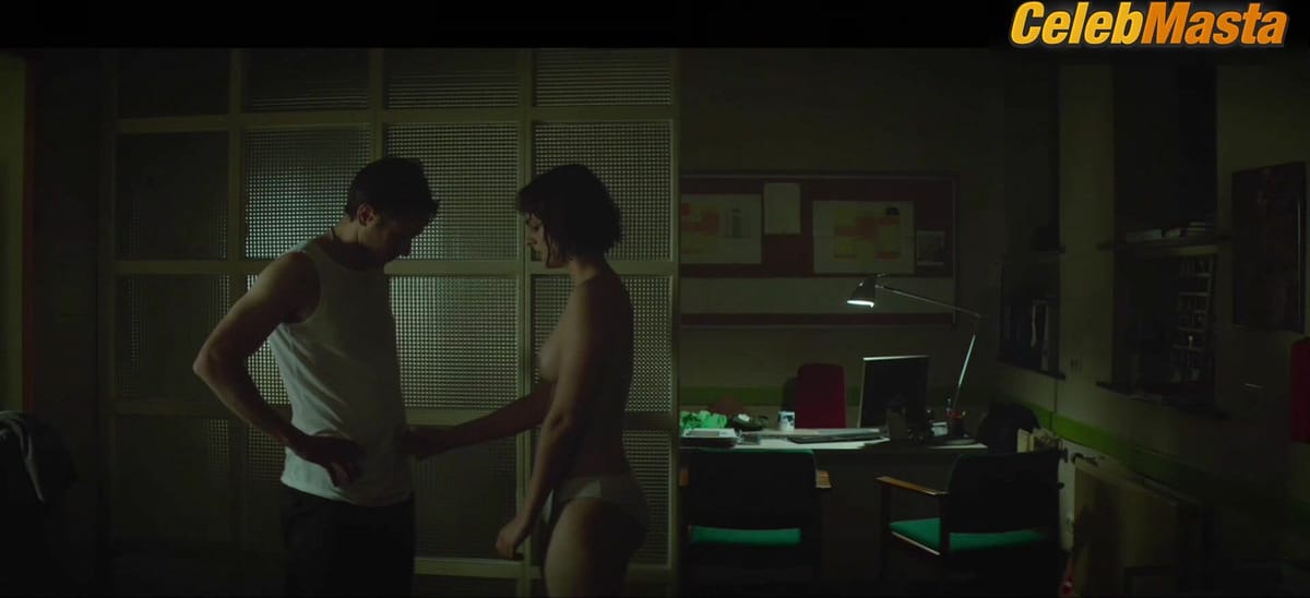 Noemie Merlant Flaunts Butt, Tits Scene in Jumbo