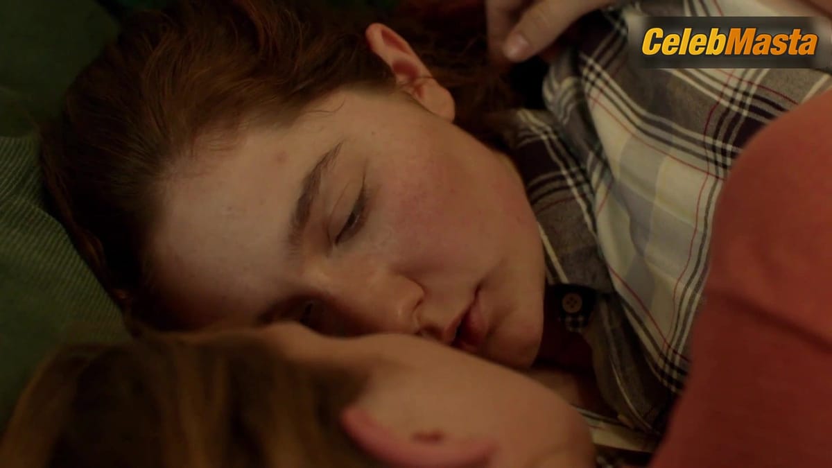 Emma Kenney and Jess Gabor's Lesbian Scene in Shameless