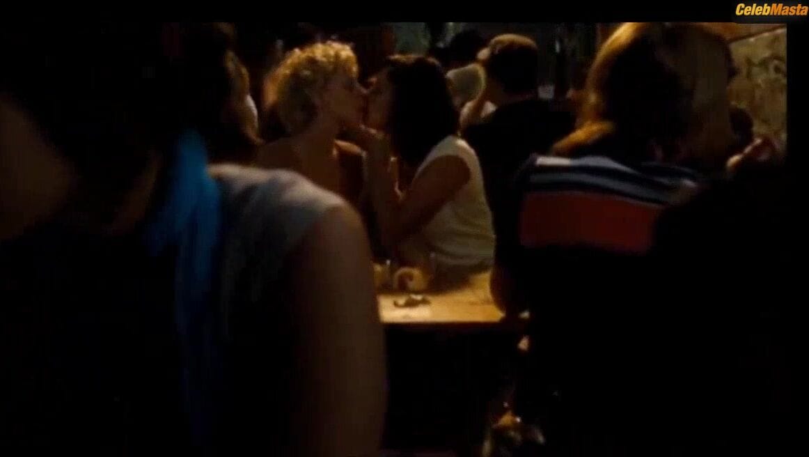 Nurgul Yesilcay Lesbian Scene from The Edge Of Heaven
