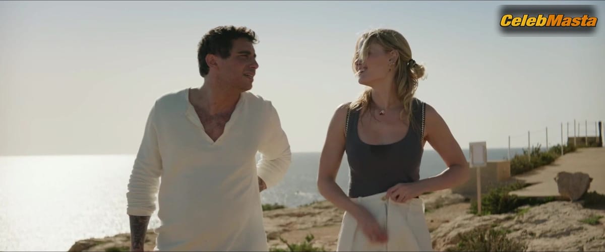 Virginia Gardner Flaunts Bikini Scene in F Valentine's Day