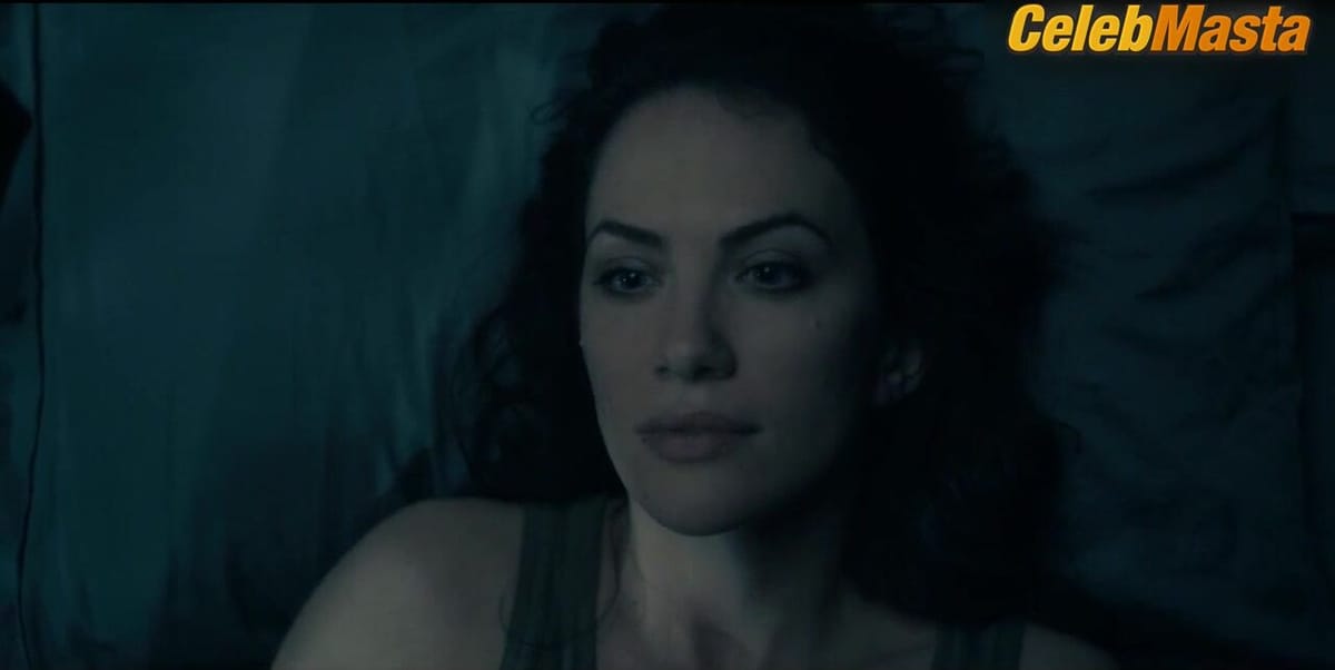 Kate Siegel and Levy Tran Show Underwear in Lesbian Scene, The Haunting Of Hill House