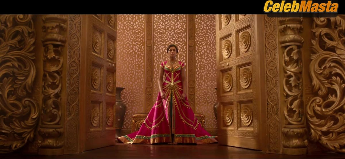 Naomi Scott's Sexy Scene from Aladdin