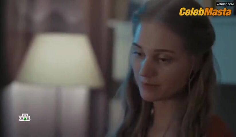 Kristina Asmus Looks Sexy in a Scene from Geroy Po Vyzovu