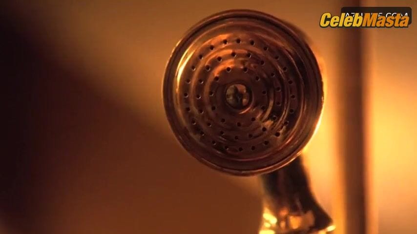 Kristin Kreuk Looks Sexy in a Scene from Smallville