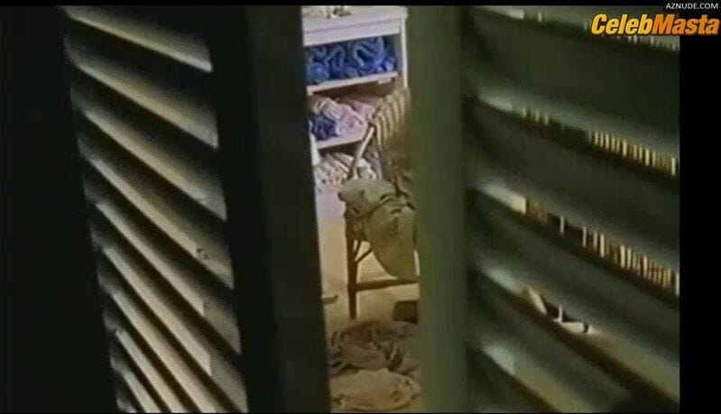 Alexandra Vandernoot's Booty Scene from L' ange tombe du ciel