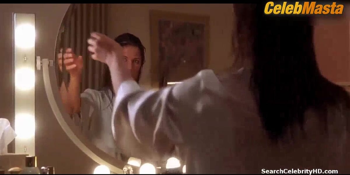 Rhona Mitra's Boobs Scene in Hollow Man