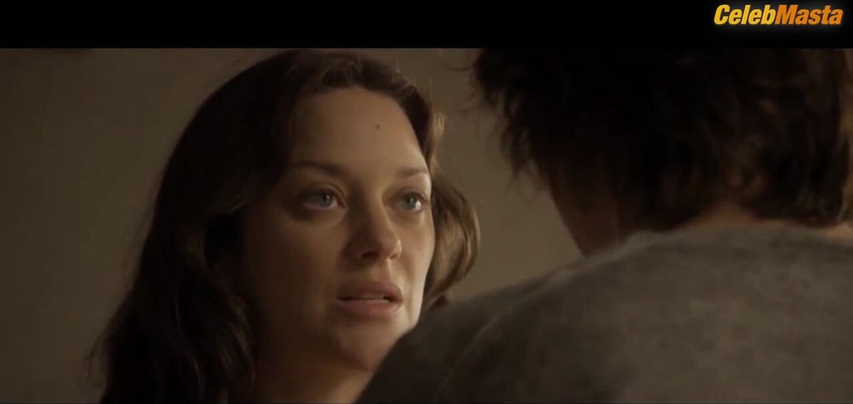 Marion Cotillard Bares Ass, Boobs Scene in Ismael's Ghosts