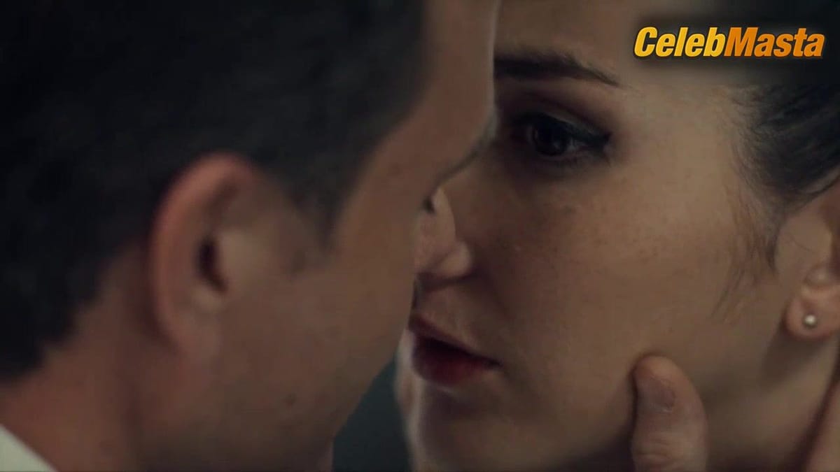 Claudette Maille and Erendira Ibarra's Lesbian Scene in Ingobernable