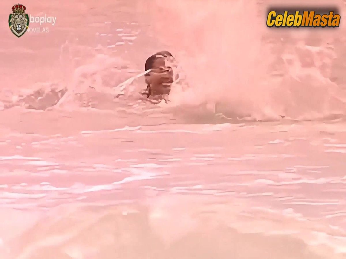 Deborah Secco Swimsuit Scene in Celebridade