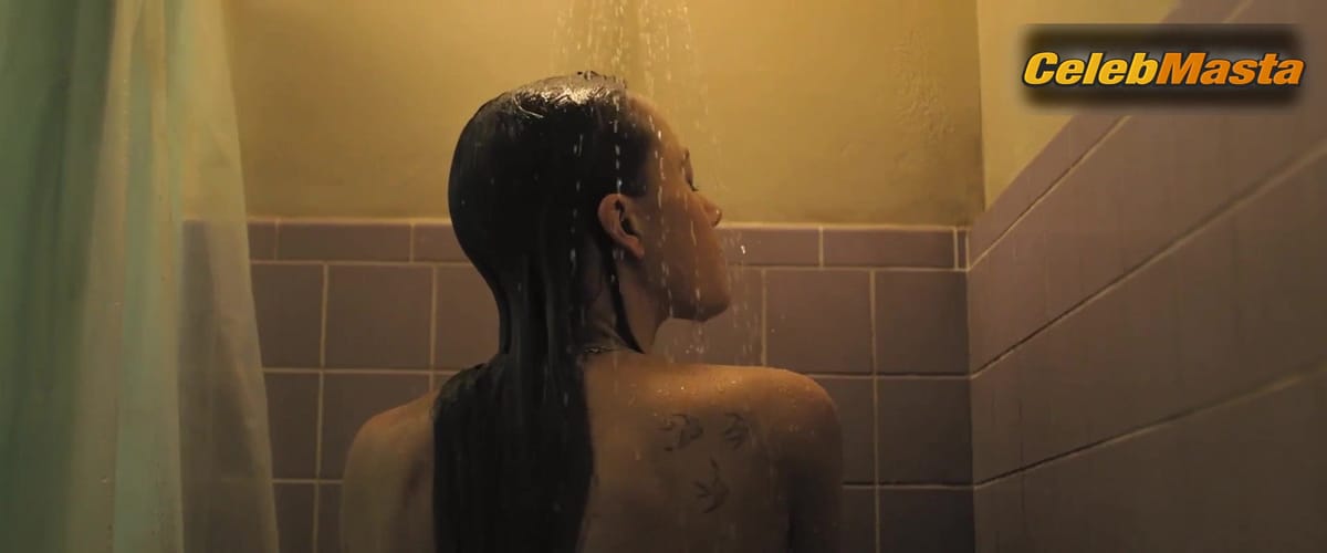 Maika Monroe Hot Scene in Reminders Of Him