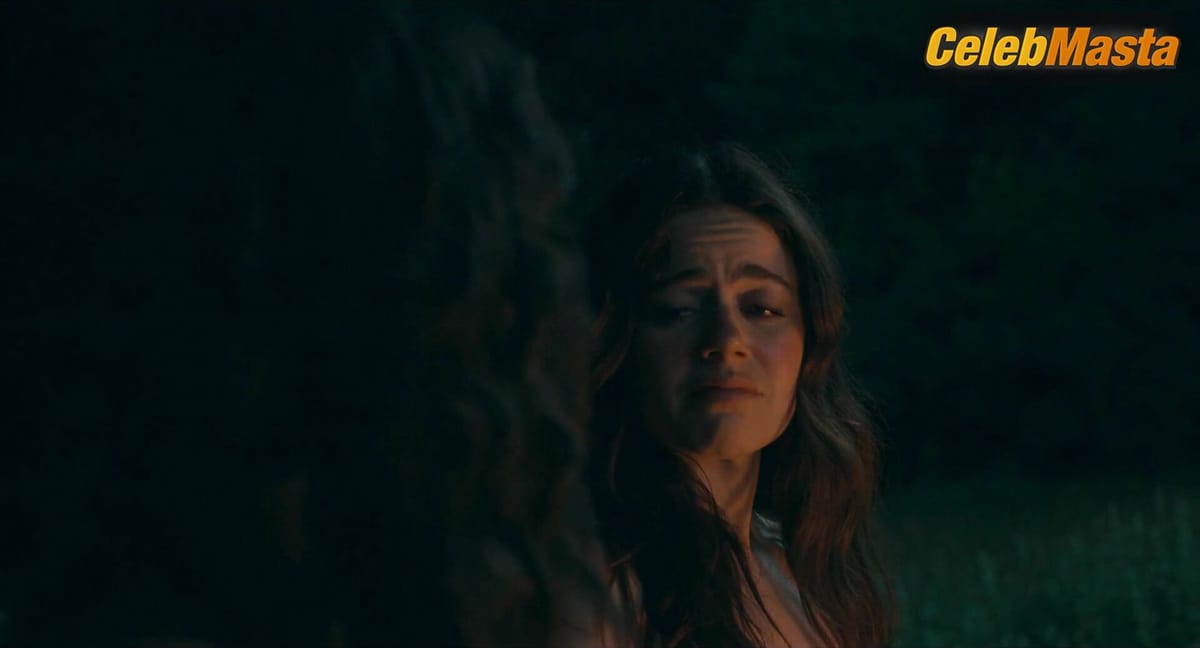 Molly Gordon and Geraldine Viswanathan's Naked, Explicit Scene in Oh, Hi!