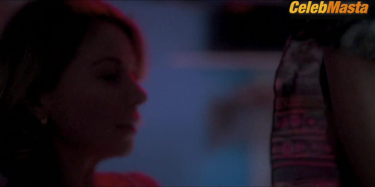 Paulina Goto and Ludwika Paleta Lesbian Sex Scene from Daughter From Another Mother