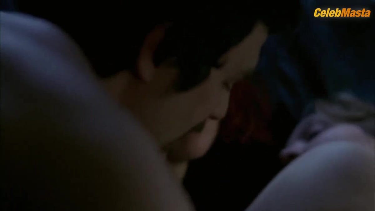 Kathleen Robertson Lesbian, Booty Scene from Xx/xy