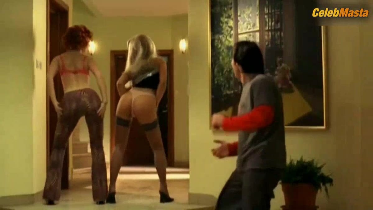 Anna Wojton, Kasia Smutniak and Anna Brusewicz Tits, Thong Scene from Haker