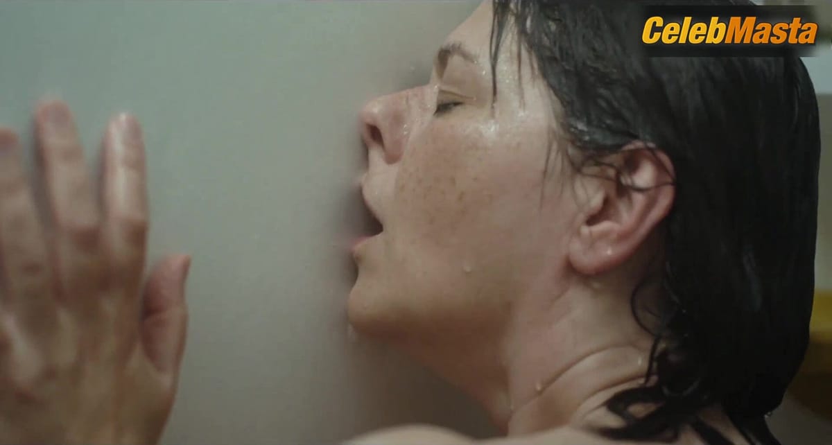 Nastassja Kinski and Martina Gedeck's Lesbian Scene from Dark Satellites