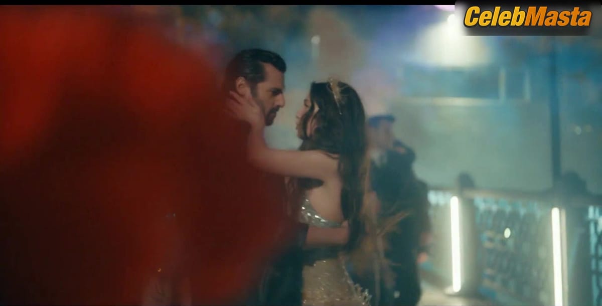Neslihan Atagul Shows Off Sex Scene in Oh Belinda