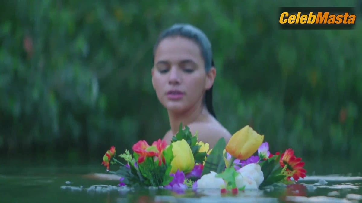 Bruna Marquezine Tits Scene from Vou Nadar Ate Voce